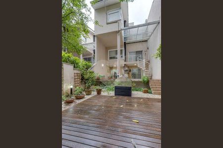 Casa à venda com 276m², 3 quartos e 4 vagas