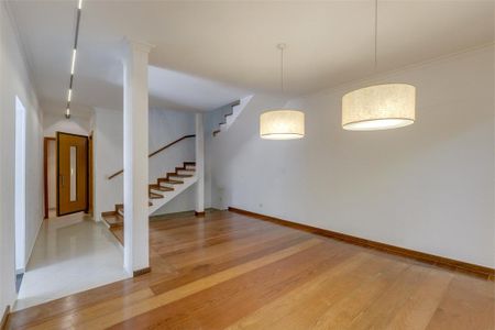 Casa à venda com 387m², 4 quartos e 4 vagas