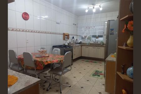 Casa à venda com 126m², 3 quartos e 4 vagas