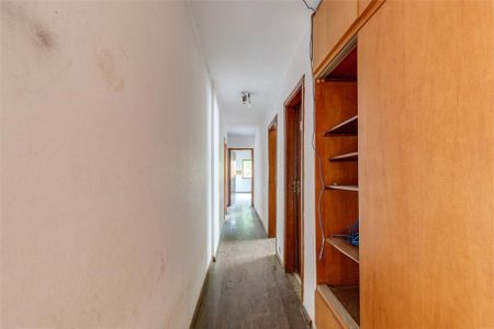 Casa à venda com 272m², 4 quartos e 5 vagas