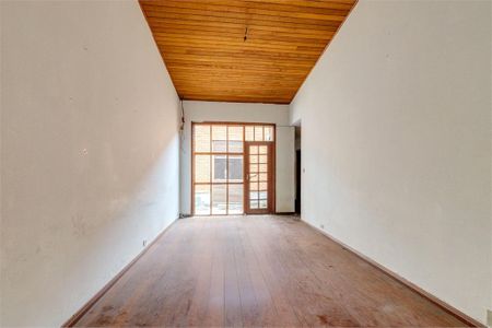 Casa à venda com 272m², 4 quartos e 5 vagas