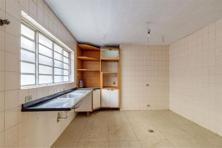 Casa à venda com 272m², 4 quartos e 5 vagas