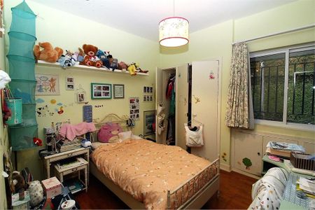 Casa à venda com 696m², 5 quartos e 2 vagas