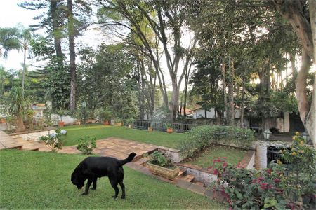 Casa à venda com 696m², 5 quartos e 2 vagas