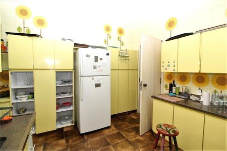 Casa à venda com 696m², 5 quartos e 2 vagas