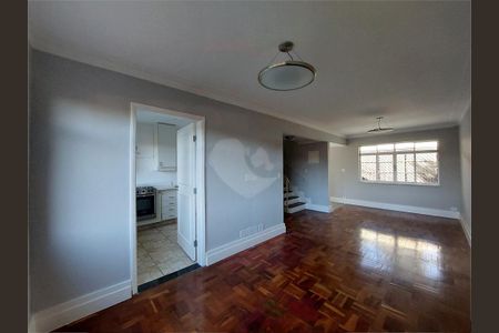 Casa à venda com 122m², 3 quartos e 2 vagas