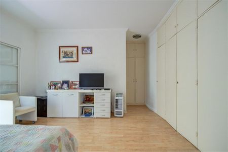 Casa de condomínio à venda com 329m², 4 quartos e 3 vagas