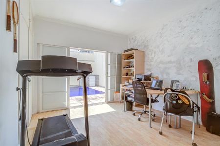 Casa de condomínio à venda com 329m², 4 quartos e 3 vagas