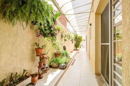 Casa de condomínio à venda com 329m², 4 quartos e 3 vagas