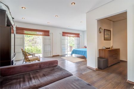 Casa de condomínio à venda com 329m², 4 quartos e 3 vagas