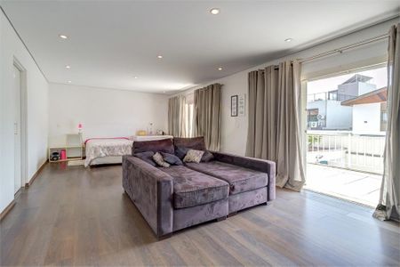 Casa de condomínio à venda com 329m², 4 quartos e 3 vagas