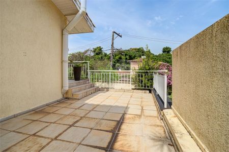 Casa de condomínio à venda com 329m², 4 quartos e 3 vagas