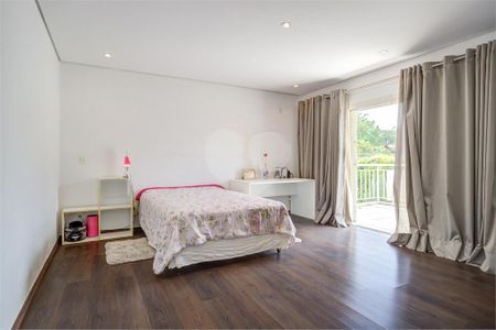 Casa de condomínio à venda com 329m², 4 quartos e 3 vagas