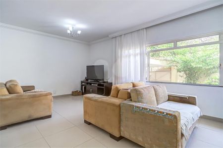 Casa de condomínio à venda com 329m², 4 quartos e 3 vagas