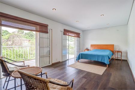 Casa de condomínio à venda com 329m², 4 quartos e 3 vagas