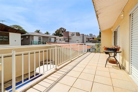 Casa de condomínio à venda com 329m², 4 quartos e 3 vagas