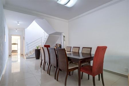 Casa de condomínio à venda com 329m², 4 quartos e 3 vagas