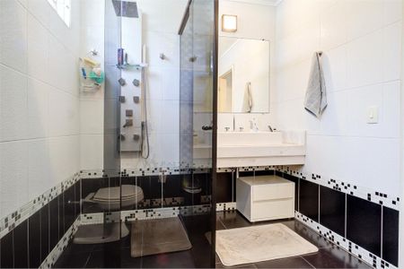 Casa de condomínio à venda com 329m², 4 quartos e 3 vagas