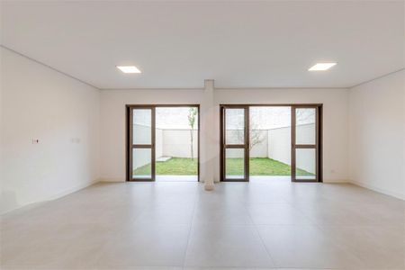 Casa à venda com 291m², 4 quartos e 3 vagas