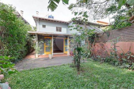 Casa à venda com 226m², 3 quartos e 2 vagas