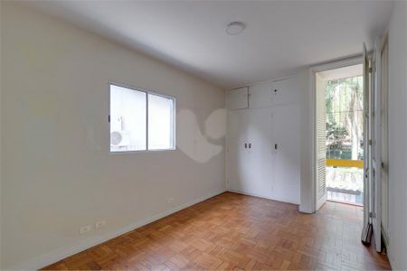 Casa à venda com 226m², 3 quartos e 2 vagas