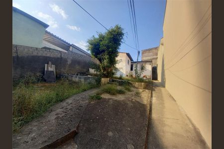 Casa à venda com 60m², 3 quartos e sem vaga
