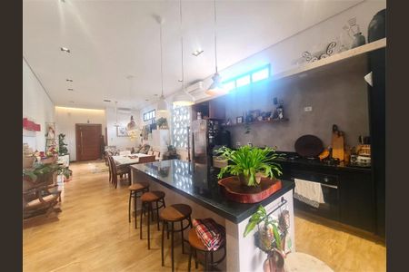 Casa à venda com 172m², 3 quartos e 2 vagas