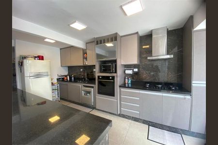 Casa à venda com 184m², 2 quartos e 3 vagas