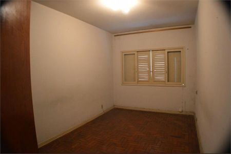 Casa à venda com 102m², 2 quartos e 2 vagas