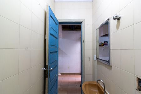 Casa à venda com 200m², 3 quartos e 2 vagas Casa à venda com 200m², 3 quartos e 2 vagasBanheiro de Serviço