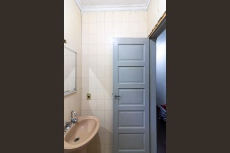 Casa à venda com 200m², 3 quartos e 2 vagas Casa à venda com 200m², 3 quartos e 2 vagasBanheiro Social