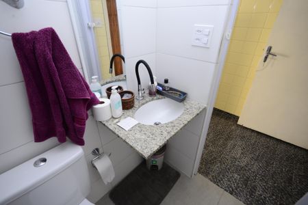 Casa à venda com 126m², 2 quartos e 2 vagasBanheiro 2