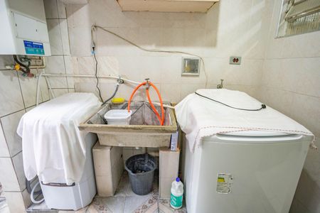 Casa à venda com 222m², 4 quartos e 2 vagas Casa à venda com 222m², 4 quartos e 2 vagasÁrea de serviço