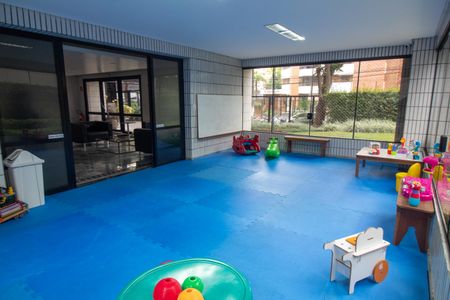 Apartamento à venda com 131m², 4 quartos e 2 vagas Apartamento à venda com 131m², 4 quartos e 2 vagasÁrea comum - Brinquedoteca