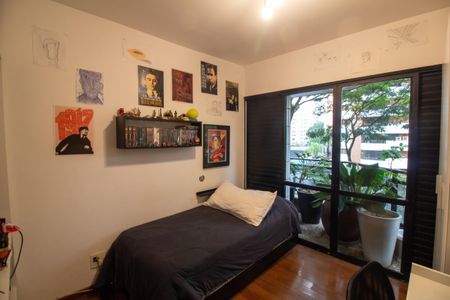 Apartamento à venda com 131m², 4 quartos e 2 vagas Apartamento à venda com 131m², 4 quartos e 2 vagasQuarto 1