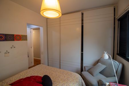 Apartamento à venda com 131m², 4 quartos e 2 vagas Apartamento à venda com 131m², 4 quartos e 2 vagasSuíte 2