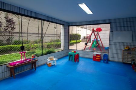 Apartamento à venda com 131m², 4 quartos e 2 vagas Apartamento à venda com 131m², 4 quartos e 2 vagasÁrea comum - Brinquedoteca