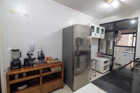 Apartamento à venda com 131m², 4 quartos e 2 vagas Apartamento à venda com 131m², 4 quartos e 2 vagasCozinha