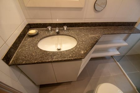 Apartamento à venda com 131m², 4 quartos e 2 vagas Apartamento à venda com 131m², 4 quartos e 2 vagasBanheiro da Suíte 1