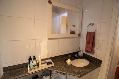 Apartamento à venda com 131m², 4 quartos e 2 vagas Apartamento à venda com 131m², 4 quartos e 2 vagasBanheiro da Suíte 2