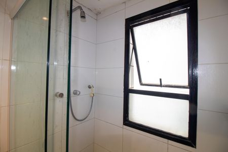 Apartamento à venda com 131m², 4 quartos e 2 vagas Apartamento à venda com 131m², 4 quartos e 2 vagasBanheiro da Suíte 2