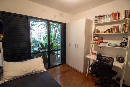 Apartamento à venda com 131m², 4 quartos e 2 vagas Apartamento à venda com 131m², 4 quartos e 2 vagasQuarto 1