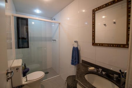 Apartamento à venda com 131m², 4 quartos e 2 vagas Apartamento à venda com 131m², 4 quartos e 2 vagasBanheiro Social