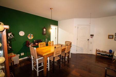 Apartamento à venda com 131m², 4 quartos e 2 vagas Apartamento à venda com 131m², 4 quartos e 2 vagasSala de Jantar