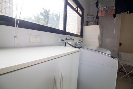 Apartamento à venda com 131m², 4 quartos e 2 vagas Apartamento à venda com 131m², 4 quartos e 2 vagasÁrea de Serviço