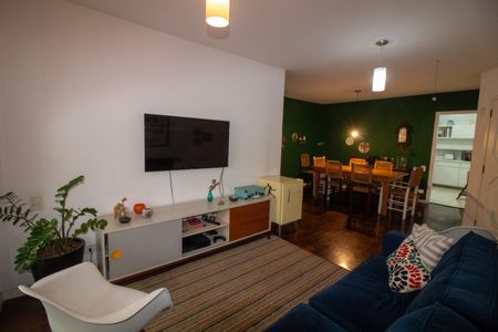 Apartamento à venda com 131m², 4 quartos e 2 vagas Apartamento à venda com 131m², 4 quartos e 2 vagasSala