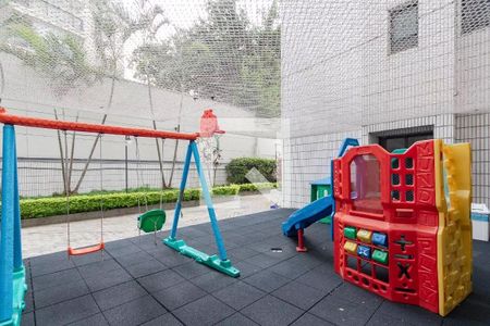 Apartamento à venda com 131m², 4 quartos e 2 vagas Apartamento à venda com 131m², 4 quartos e 2 vagasÁrea comum - Playground