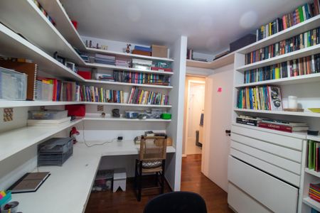 Apartamento à venda com 131m², 4 quartos e 2 vagas Apartamento à venda com 131m², 4 quartos e 2 vagasQuarto 2