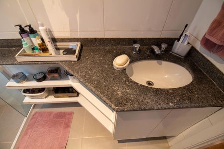 Apartamento à venda com 131m², 4 quartos e 2 vagas Apartamento à venda com 131m², 4 quartos e 2 vagasBanheiro da Suíte 2