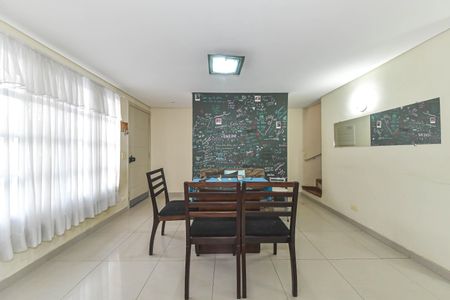 Casa de condomínio à venda com 96m², 3 quartos e 3 vagasSala